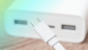 Alte Powerbank, neuer Zweck: So wird sie zur Notstromversorgung für euren Router