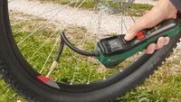Liebling bei Amazon: Warum alle jetzt diese elektrische Luftpumpe von Bosch wollen
