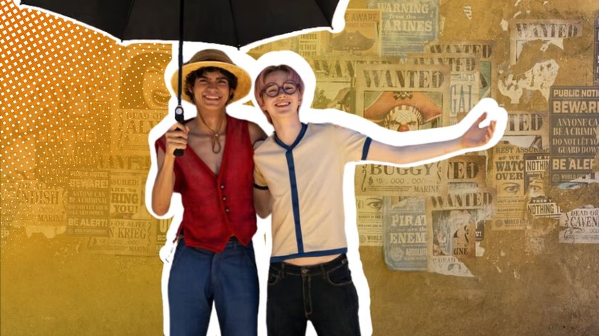 Ruffy und Corby vor Wanted-Postern aus One Piece