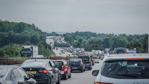 Stau-Horror auf der Autobahn: Diese geniale Idee aus der Schweiz könnte das Problem lösen