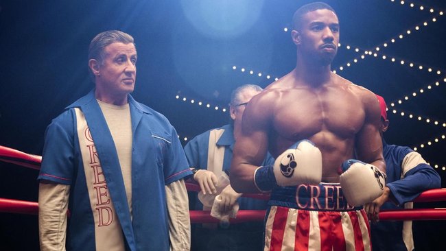 Adonis Creed, gespielt von Michael B. Jordan, führt das Erbe von Rocky weiter.