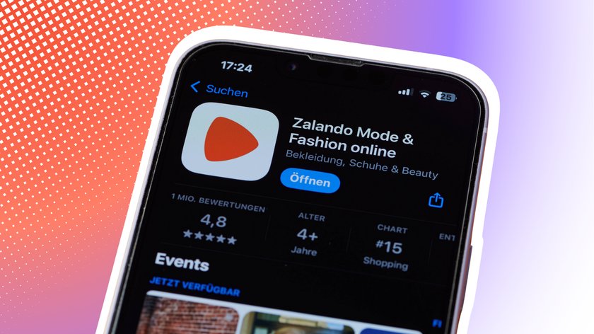 Nahaufnahme eines Smartphones mit geöffneter App-Store-Seite der "Zalando Mode & Fashion online" App. Die App-Bewertung zeigt 4,8 Sterne, die Altersfreigabe ist ab 4 Jahren, und die App ist auf Platz 15 in der Kategorie Shopping. Im Hintergrund ist ein Verlauf von rot zu violett mit einem gepunkteten Muster zu sehen.