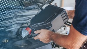 5W30 oder 5W40: Was bedeuten die Motorölangaben und welches ist das richtige?