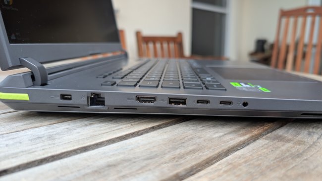 Asus ROG Strix G18 Anschlüsse