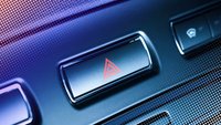 Mit Warnblinker in zweiter Reihe stehen? Das kann teuer werden