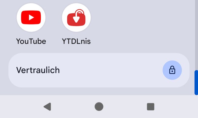 Screenshot eines Smartphone-Bildschirms mit zwei App-Symbolen oben und einem Ordner unten. Die erste App zeigt das YouTube-Logo mit der Beschriftung "YouTube", die zweite ein Symbol mit einem roten Pfeil nach unten und einem Vorhängeschloss, beschriftet mit "YTDLnis". Darunter befindet sich ein Ordner mit der Bezeichnung "Vertraulich" und einem kleinen Schloss-Symbol auf der rechten Seite. Unten sind drei Navigationst