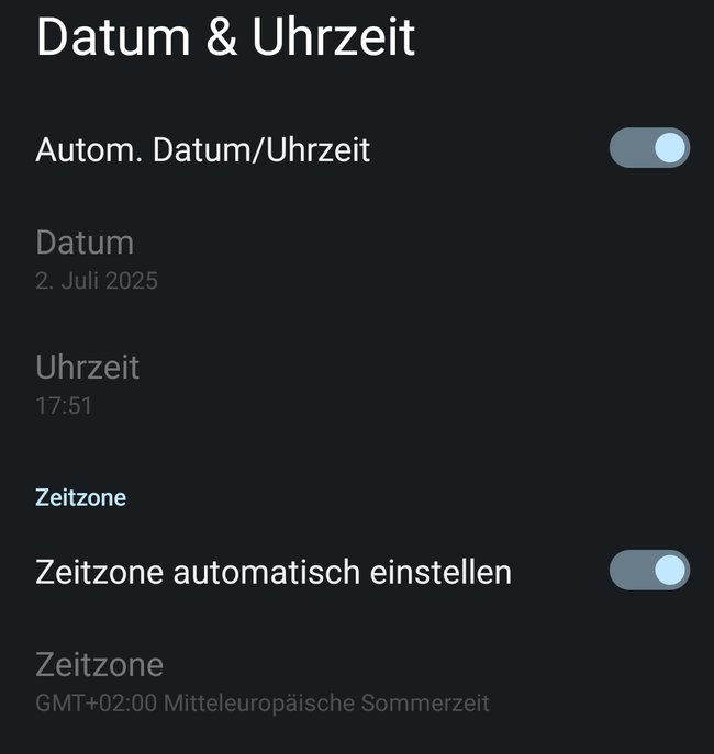 In den Android-System-Einstellungen könnt ihr einstellen, ob das Telefon das Datum, die Uhrzeit und Zeitzone automatisch bezieht.