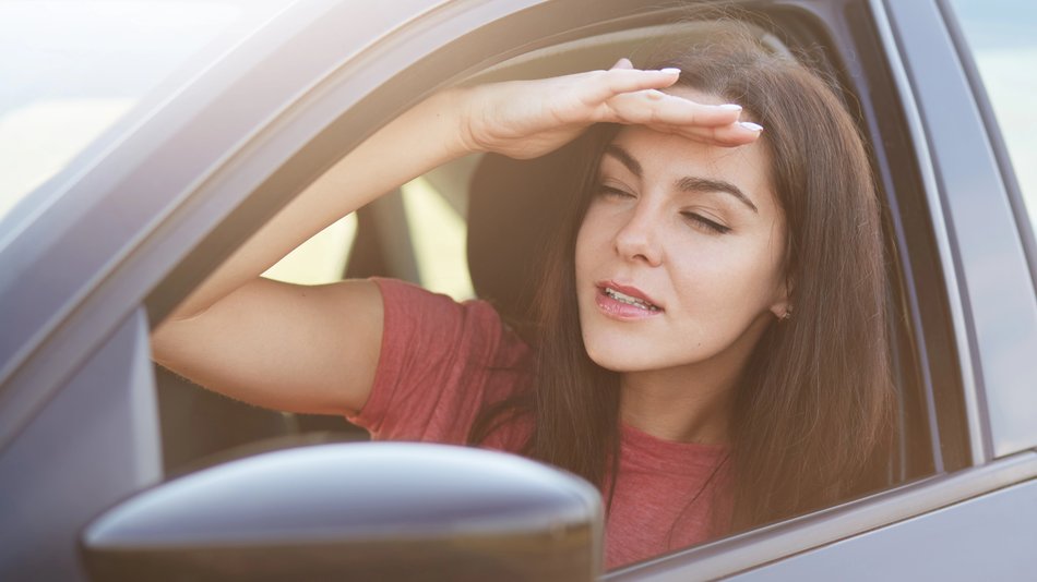 Orangener Pfeil an der Autobahn: Jeder hat das Schild schon gesehen, doch kaum jemand kennt es