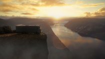 PS5, 4K-TV und 530 PS: Mit diesem fahrenden Gaming-Zimmer erobert ihr jeden Campingplatz