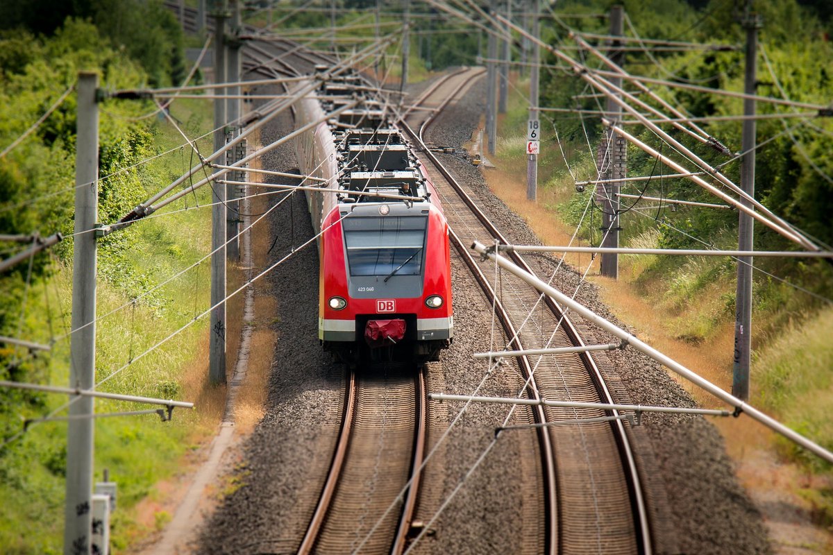 a4e91c5dfdc3e08e325ee00d07 cmUgMTIwMCAwIGMgbQMyZWE5NWRlZTUwMA%3D%3D train 797072 1920 DB-Ticket umbuchen: so funktioniert es!