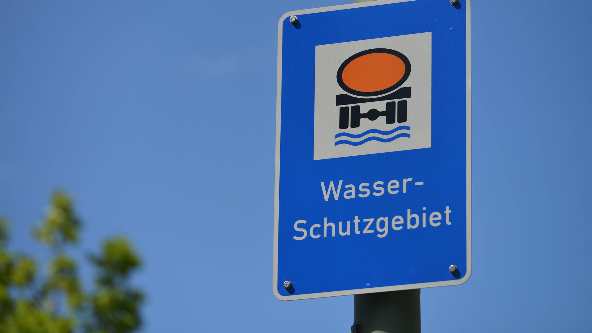 Kennt ihr die Bedeutung? Dieses Schild kann für Autorfahrer teuer werden