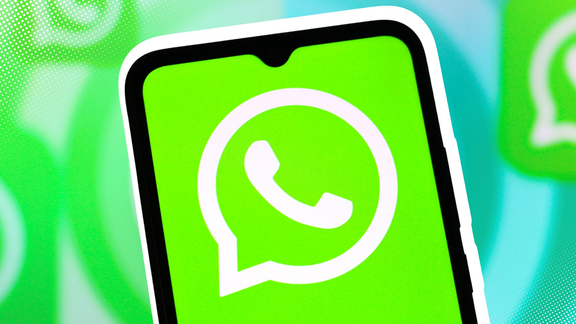 Изображение демонстрирует интерфейс WhatsApp с опцией добавления имени пользователя.