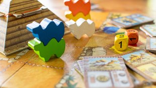 10 Jahre alter Brettspiel-Hit zum reduzierten Preis: 2. Auflage bringt verwirrte Kamele ins Rennen