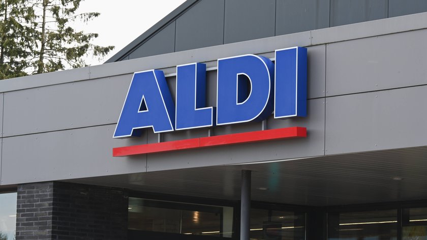 Logo, Schriftzug des Discounter ALDI NORD auf einem Schild an einer Filiale *** Logo, lettering of the discounter ALDI NORD on a sign at a store