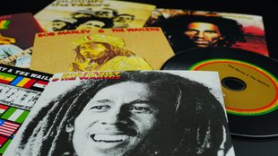 Reggae: Infos zu Bands, Künstler, Entstehung und die wichtigsten Alben