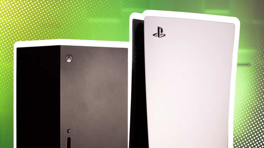 Die Xbox Series X und PS5 nebeneinander.