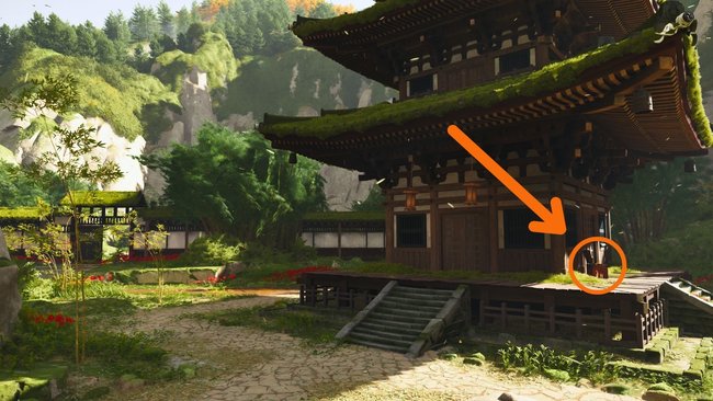 In der Kiste bei der Pagode findet ihr den ersten gravierten Schlüssel.