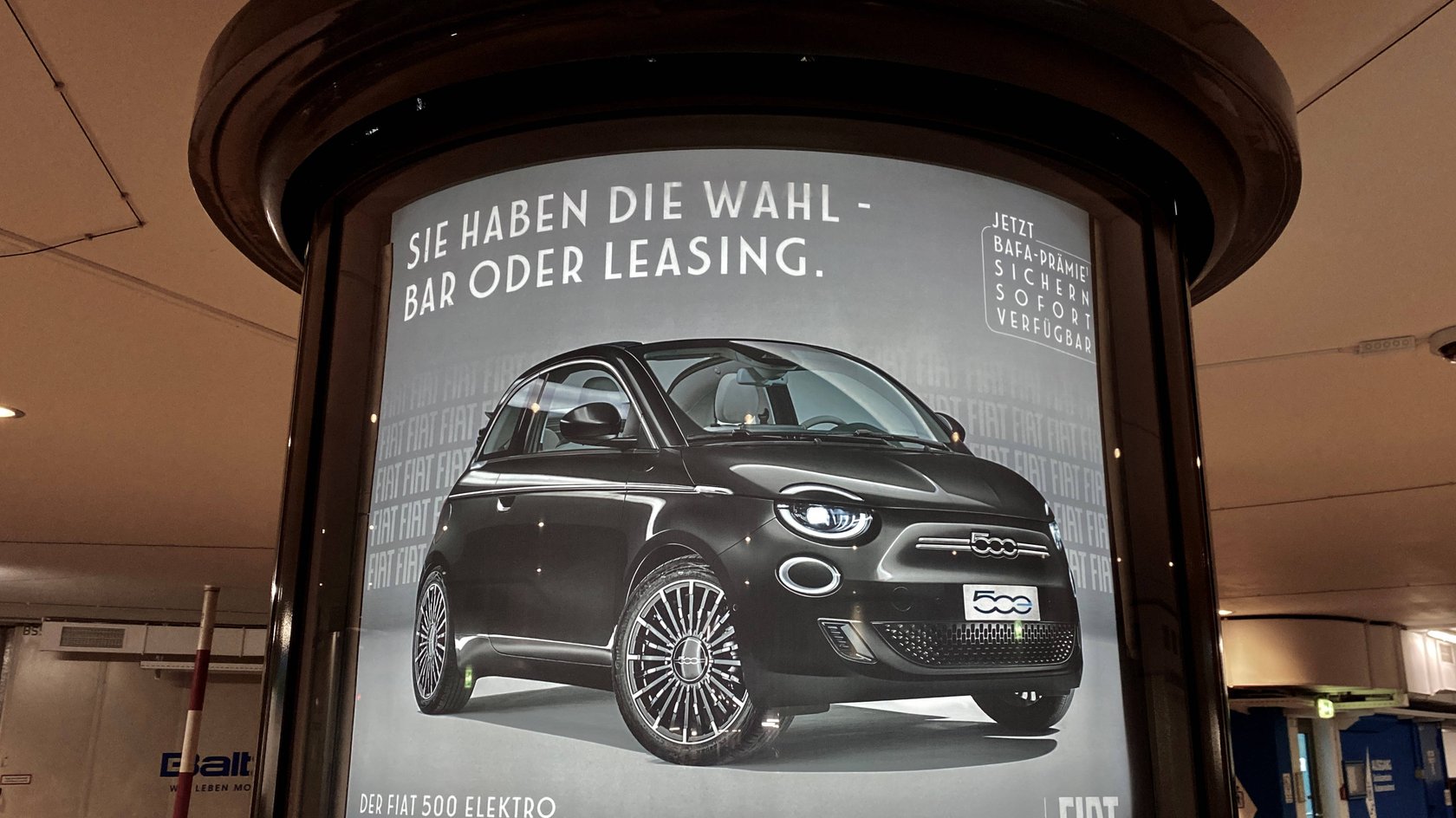Werbung für den Fiat 500 Elektro