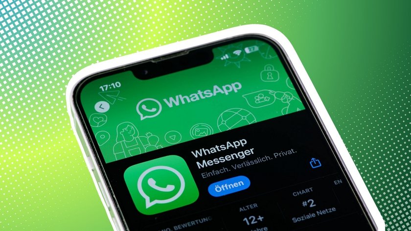 App-Symbol des Whatsapp-Messengers auf einem deutschen Smartphone im App-Store