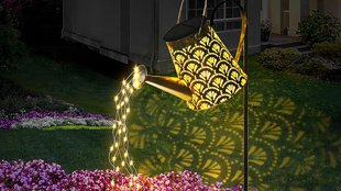 Für 21,05 Euro bei Amazon: Diese Lampe sorgt für magische Momente auf dem Balkon