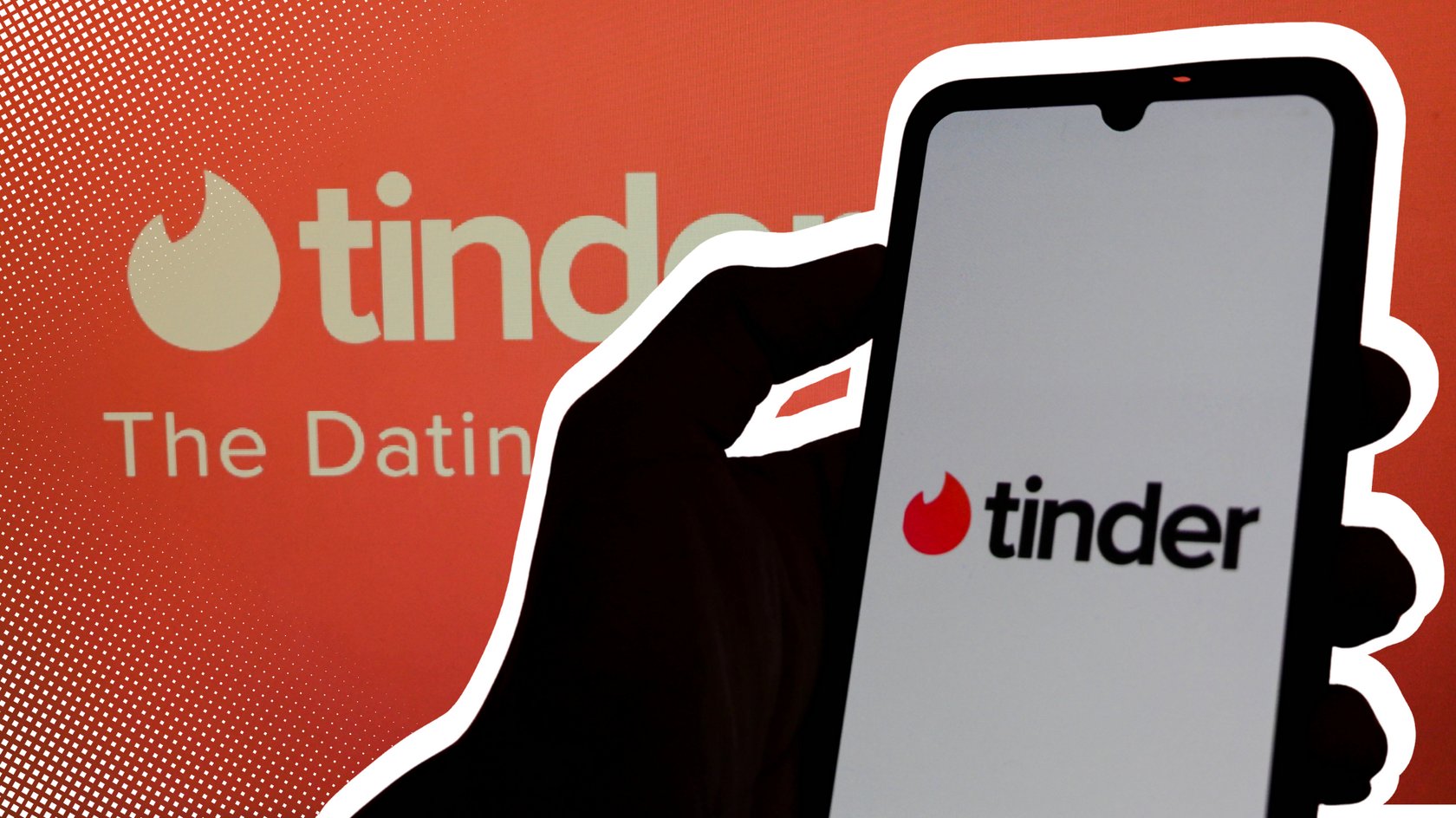 Eine Hand mit einem Smartphone, auf dem die Tinder-App geöffnet ist.