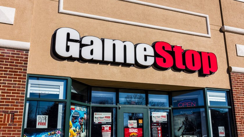 Das GameStop-Logo über einem Geschäft.