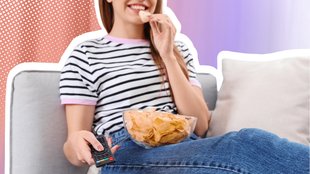 Das perfekte Ikea-DIY für alle, die gerne auf dem Sofa naschen