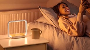 Für 26,99 Euro: Amazon verkauft eine Lampe, die ein großes Problem im Schlafzimmer löst