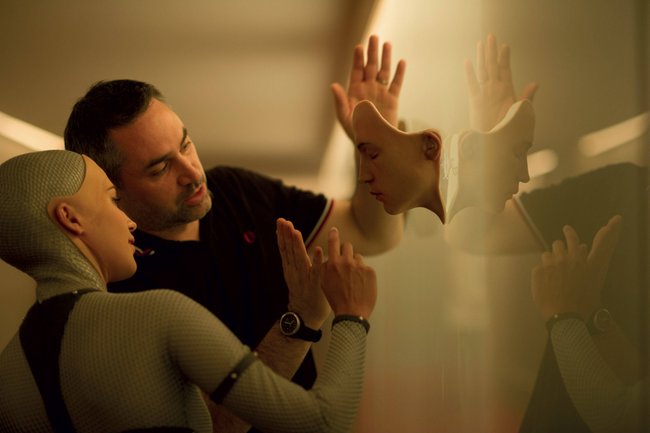 Alex Garland und Alicia Vikander während der Dreharbeiten zu  Ex Machina.