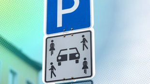 Wer hier parkt, zahlt: Dieses Schild solltet ihr besser nicht übersehen