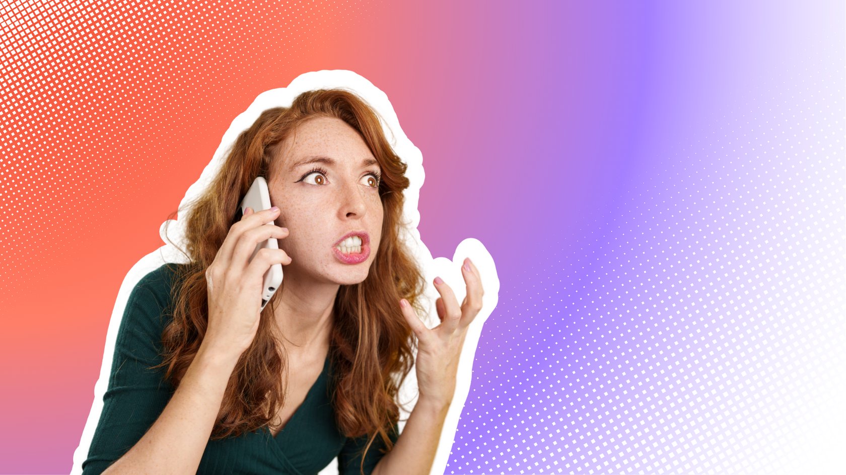 Frau mit roten Haaren und Sommersprossen, die ein grünes Oberteil trägt und wütend in ein Smartphone spricht. Sie gestikuliert mit der Hand.