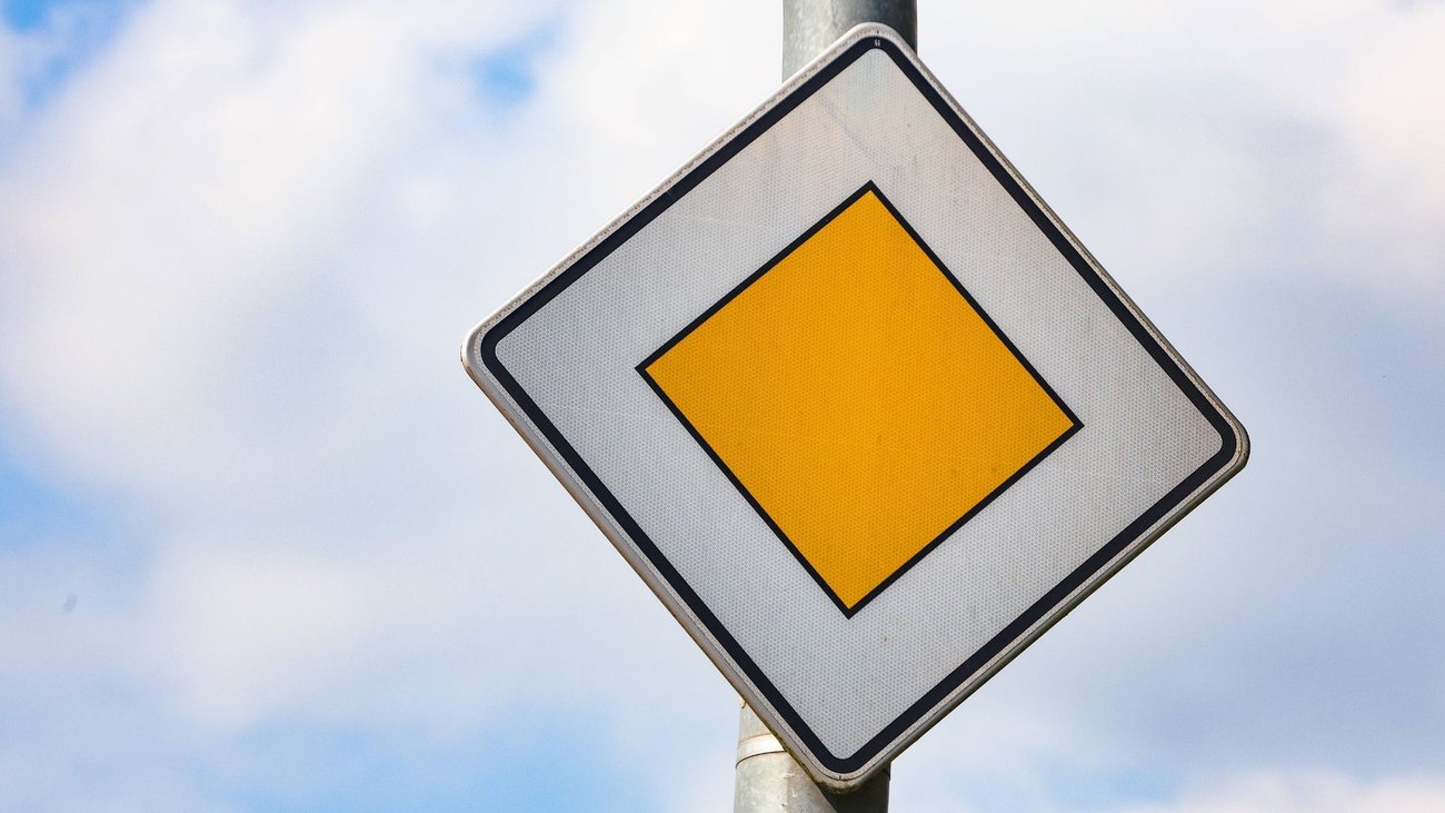 Was Ist Außerorts Auf Vorfahrtstraßen Erlaubt www.giga.de
