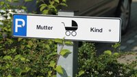 Väter auf einem Mutter-Kind-Parkplatz: Gibt das einen Strafzettel?