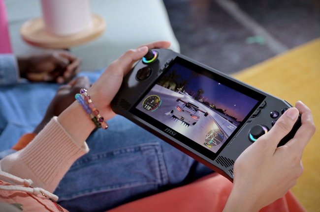 Fühlt ihr die Gaming-Liebe? Die Klaue liegt gut in der Hand.