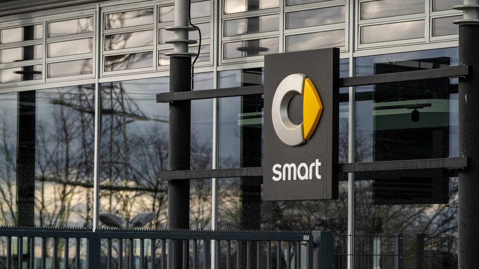 Smart scheint mit seinem kommenden „#6“ an einer E-Limousine zu schrauben. 
