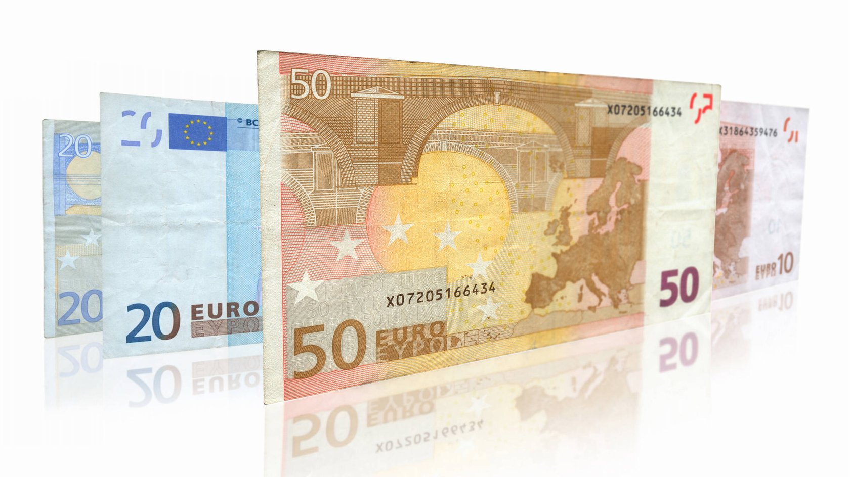 Die Euroscheine zeigen verschiedene Brücken.