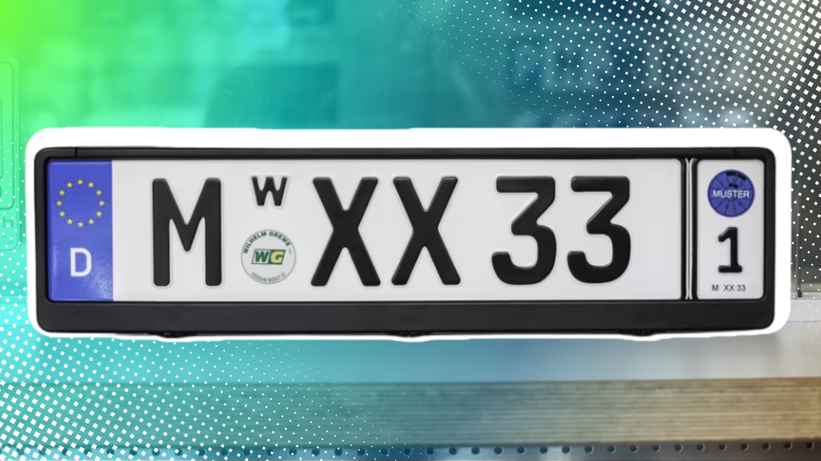 Autokennzeichen aus München mit hochgestelltem „W“.