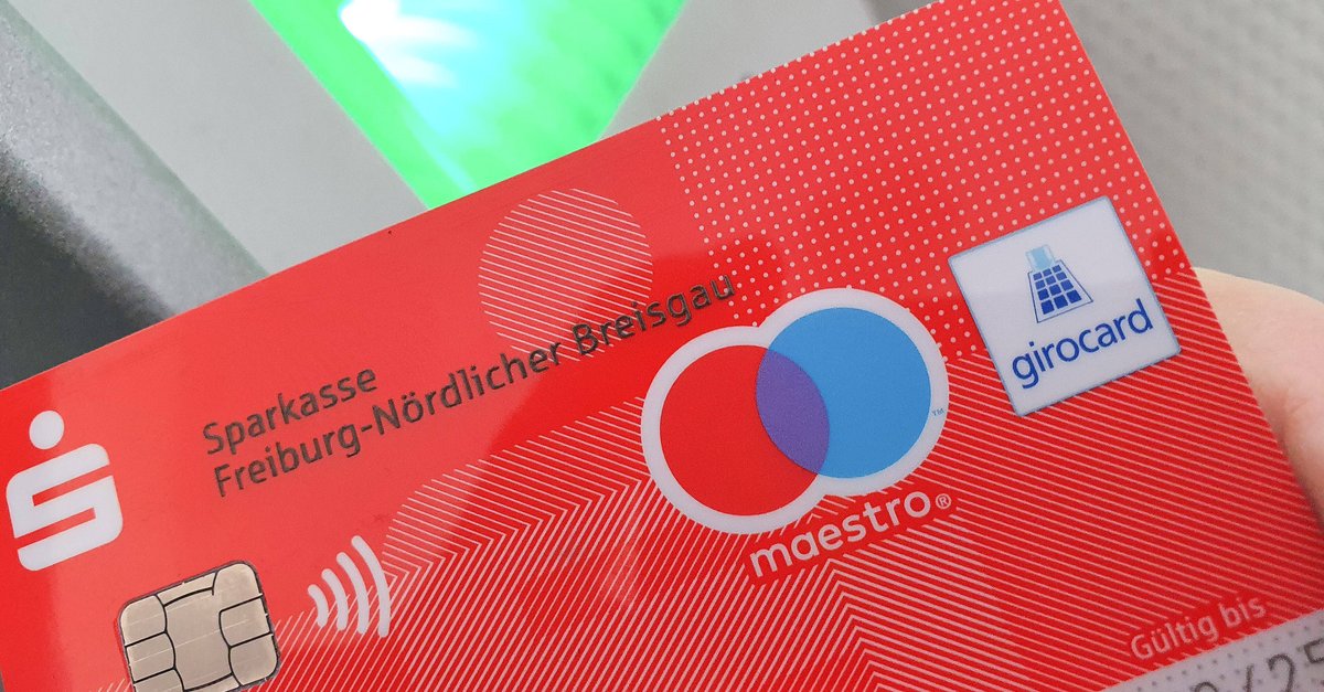 Maestro before the end: what happens to your bank cards?