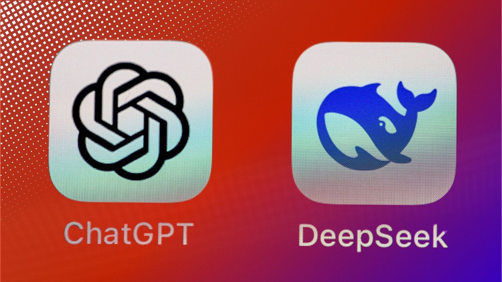 Die Logos von ChatGPT und DeepSekk nebeneinander.