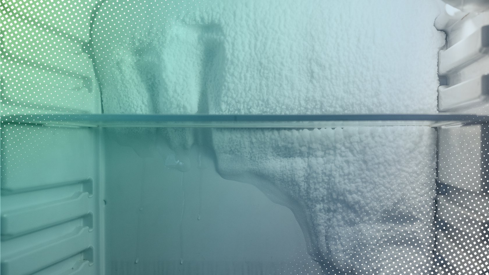 Gefrierfach mit Eisschicht