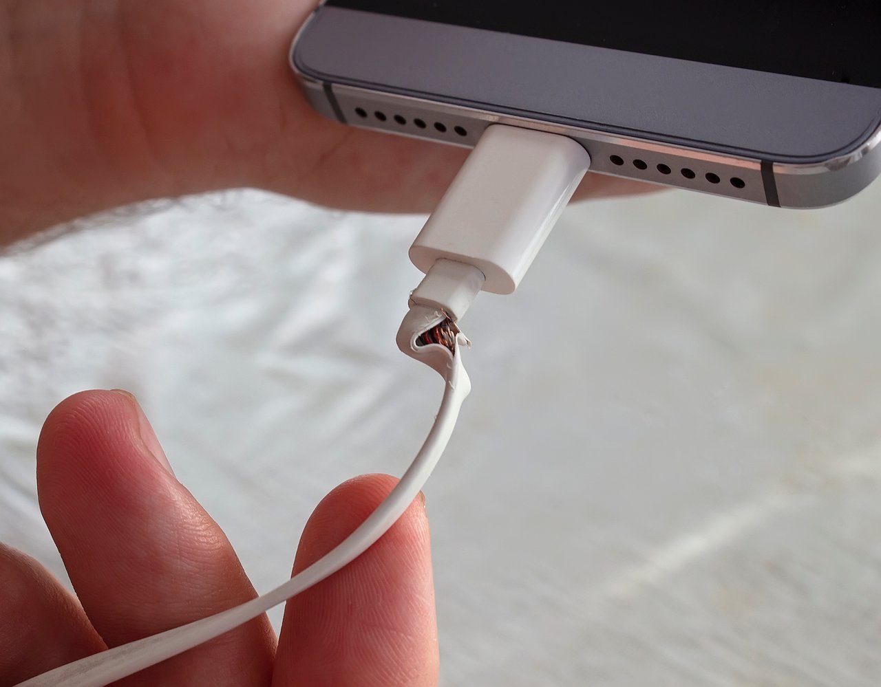 iPhone zeigt Kopfhörer an, wenn keine verbunden sind daran liegt's