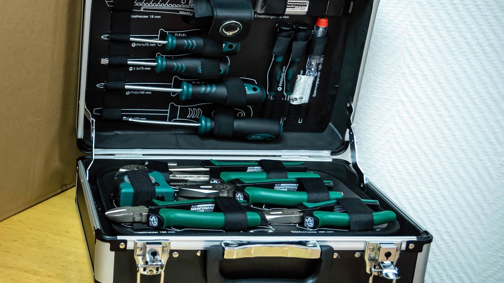 Brüder Mannesmann Alu-Werkzeugkoffer (M29067)