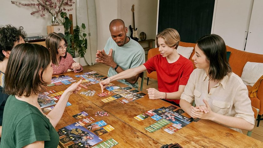 „7 Wonders“ ist ein Spiel für die ganze Familie.