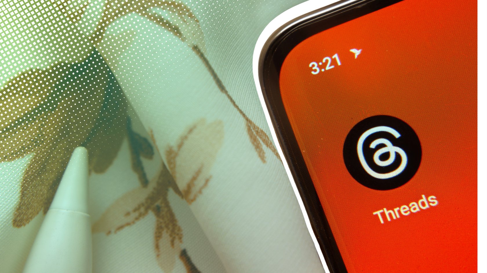 Threads-Logo auf einem Smartphone
