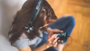 Musik-Partyspiel: „Hitster“-Liederlisten von Spotify auf einen Blick