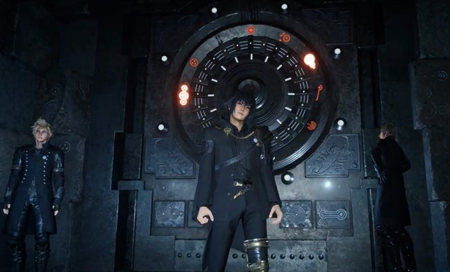 Protagonist Noctis steht mit seinen Begleitern Ignis und Prompto vor einer Art magischer Tür