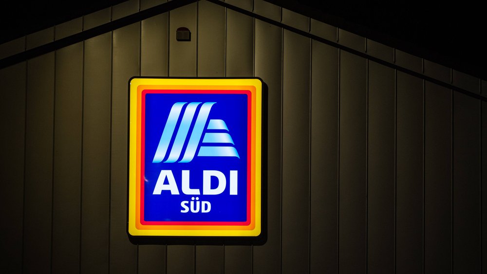 Bei Aldi gibt es einen coolen Tischflipper im Batman-Style.