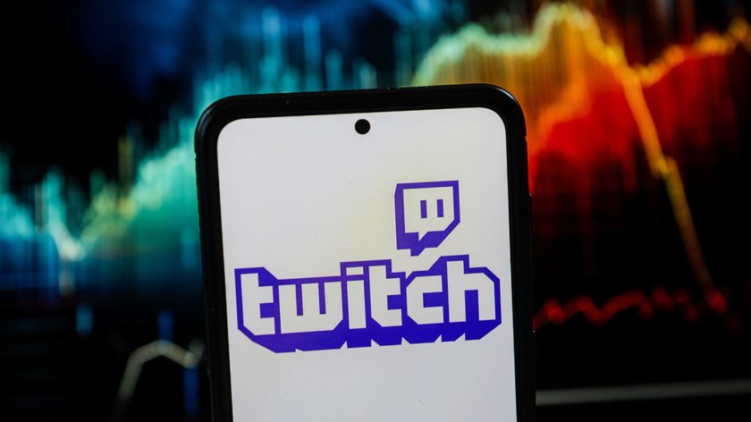 Das Twitch-Logo auf einem Smartphone.