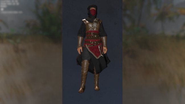 Bild einer Spielfigur in einer dunklen, mittelalterlich inspirierten Rüstung. Die Figur trägt eine rote Gesichtsmaske, einen schwarzen Umhang, eine braune Lederbrustplatte und Stiefel. Um die Taille sind rote und schwarze Stoffstücke mit goldenen Verzierungen gebunden.