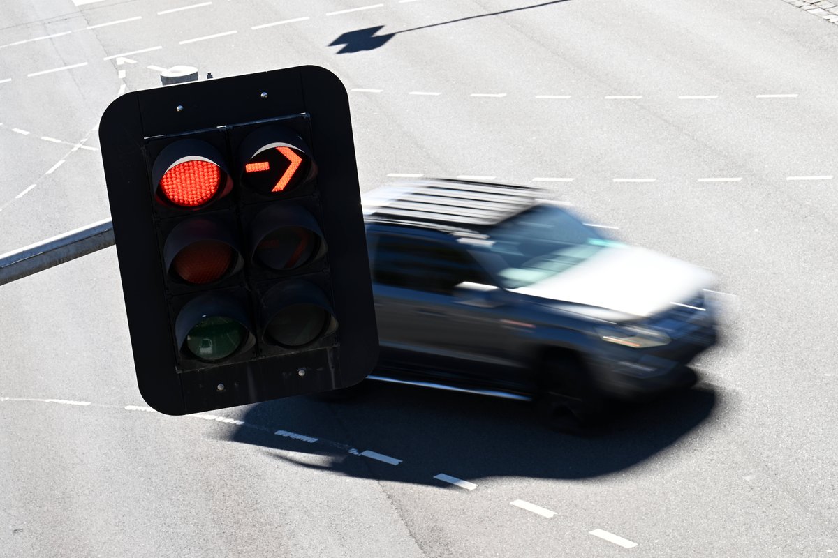 Rot heißt Stopp! Unter diesen Umständen könnt ihr mit dem Auto trotzdem fahren